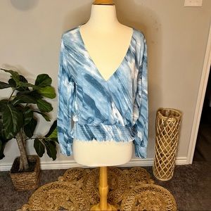 Willow & Root V Neck Blouse with smocked Hem and Cuffs Sz XL